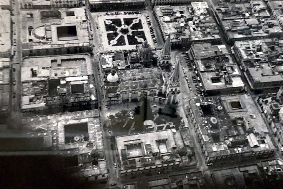 Foto tomada por Víctor Aráuz, antes de la destrucción del centro de la Ciudad, para construir la cruz de plazas a mediados del siglo 20.