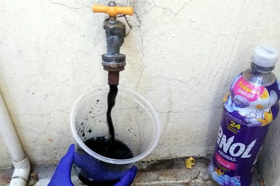 Además del desabasto, en los últimos meses el Siapa ha surtido agua de mala calidad en varias colonias.