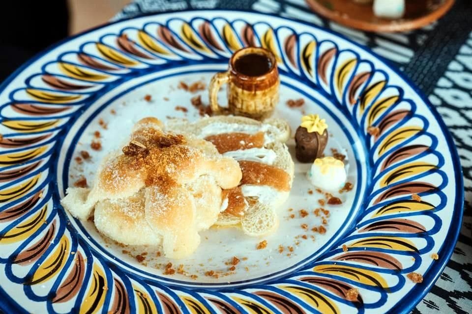 Queso crema y ate de membrillo le darán un nuevo matiz al pan de temporada.
