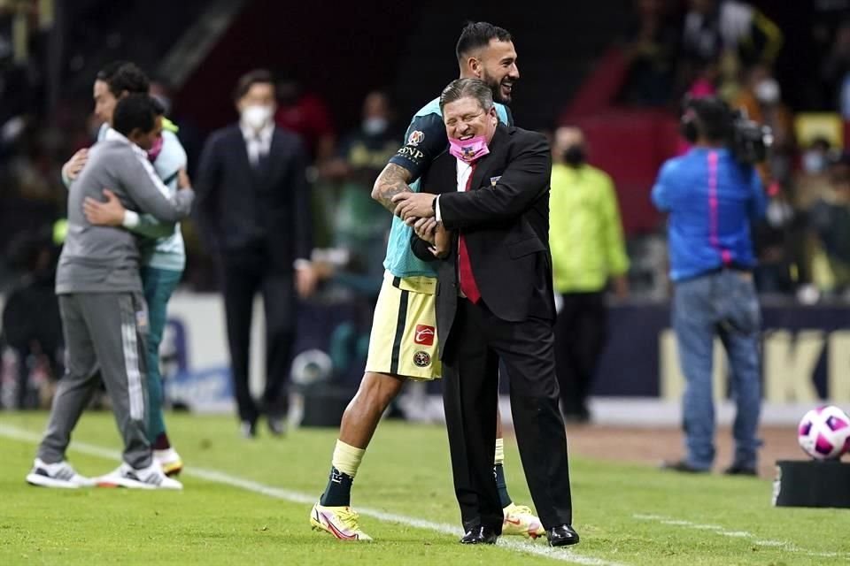 Herrera ganó dos títulos de liga con el América.