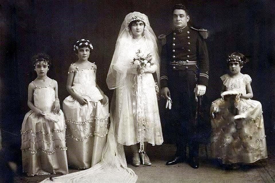 La tía abuela de Laura Garza, Delfina Dworak de la Huerta, el día de su boda.