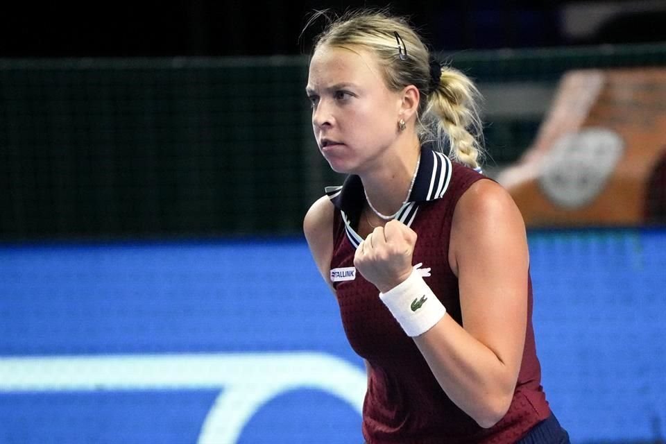 La tenista de Estonia Anett Kontaveit adquirió su boleto al Akron WTA Finals al llevarse el Abierto de Transilvania.