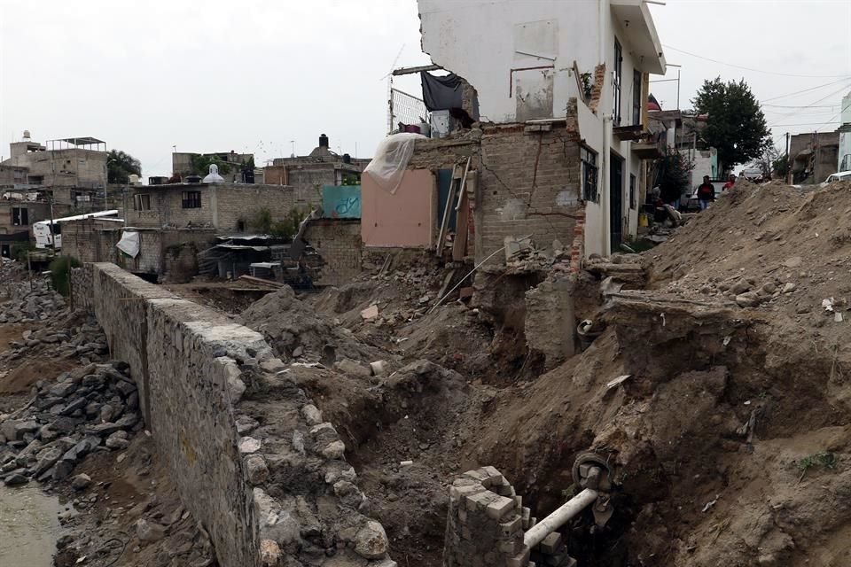 Vecinos afirman que el Arroyo Seco recibe aguas contaminadas.