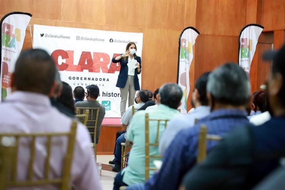 Esto fue tras una reunión privada con integrantes de la Federación Nacional de Sindicatos Independientes (FNSI), en la que no convocó a medios de comunicación.