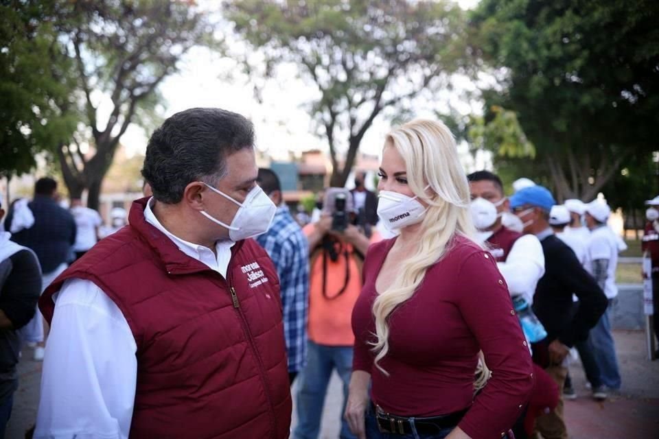Arisbeth Arellano Aguirre ha presumido apoyar campaña del aspirante morenista a la Alcaldía de Guadalajara, Carlos Lomelí.
