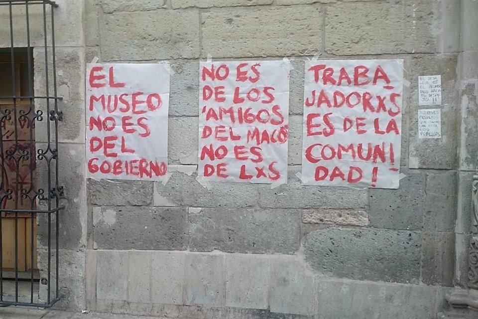 A decir de la titular del recinto, esta acción está relacionada con un fallo que obliga a la asociación a dialogar con los 19 empleados a los que, a la fecha, se les adeuda millón y medio de pesos.