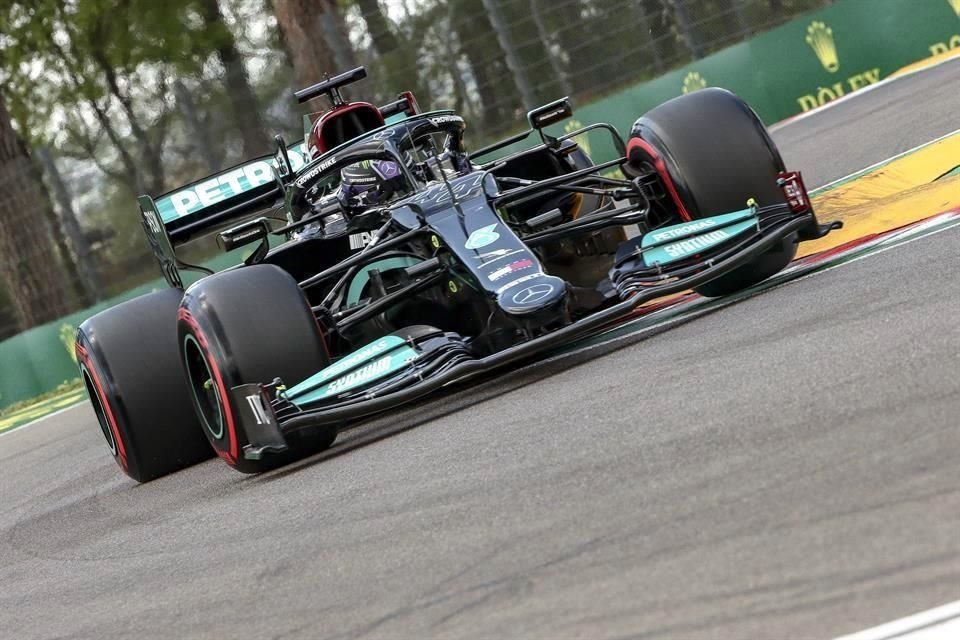 El británico Lewis Hamilton se hizo de su pole número 99 de por vida.