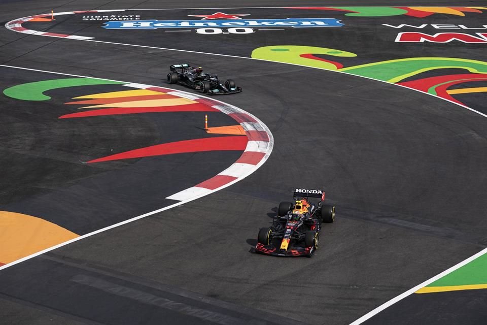 Sergio Pérez mejoró en el último ensayo libre para el Gran Premio de México.