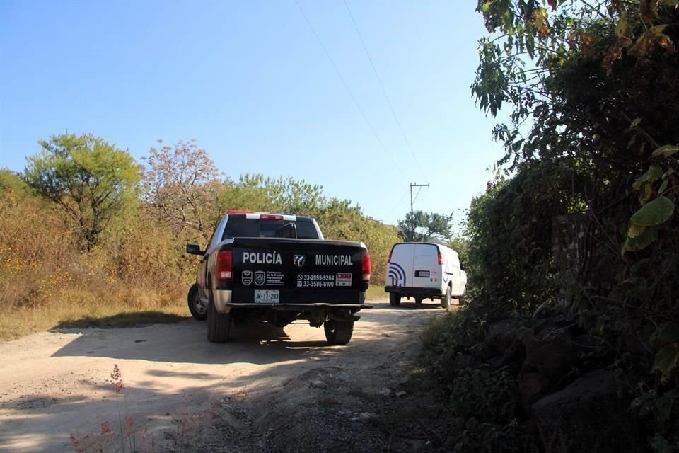 Pese a que el sobreviviente señaló el lugar donde estaba el fallecido, fue hasta horas después que acudieron las autoridades.