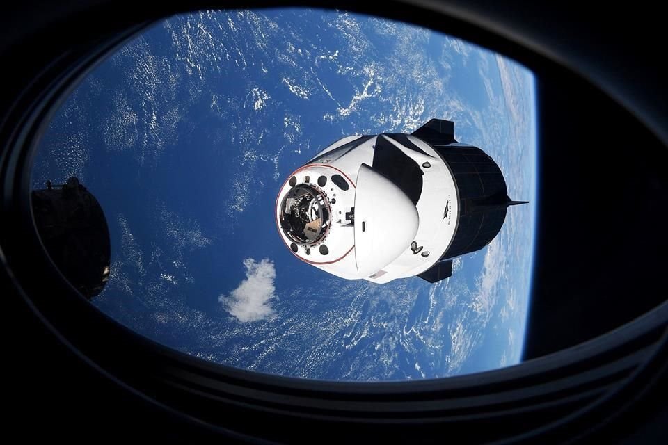 Los astronautas viajarán en la cápsula Dragon de SpaceX.
