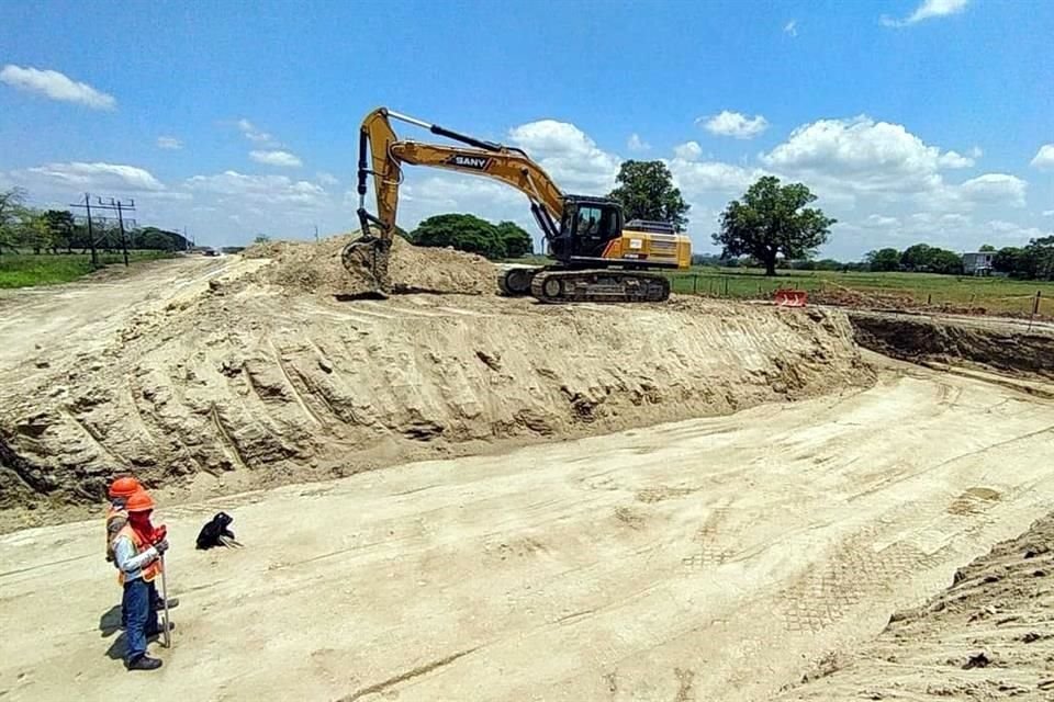 El decremento de la Inversión Fija Bruta responde, en parte, a los decrementos tanto en maquinaria y equipo como en construcción.
