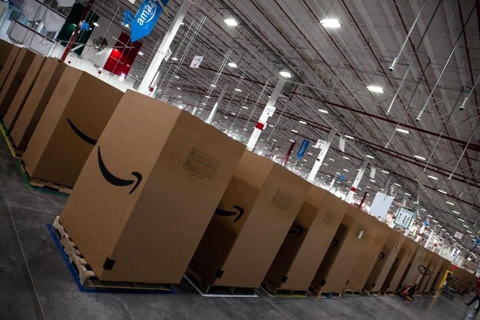 Durante esta temporada alta, la empresa de comercio electrónico Amazon en México generó 4 mil empleos temporales en el País.