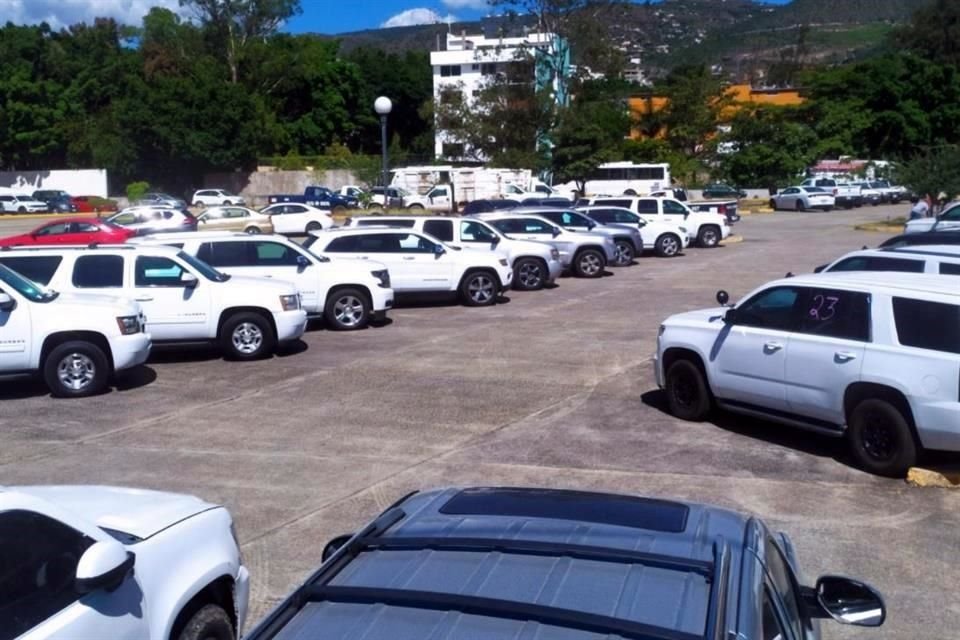 Son camionetas Suburban, Grand Cherokee, Expedition que su blindaje es a prueba de balas.