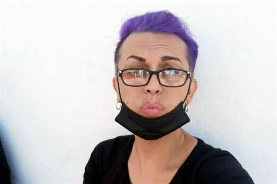 Frida Fierros Carmona, quien desde 2018 hizo su cambio de nombre en el acta de nacimiento en Ciudad de México, ha lidiado con trabas al querer actualizar sus documentos.