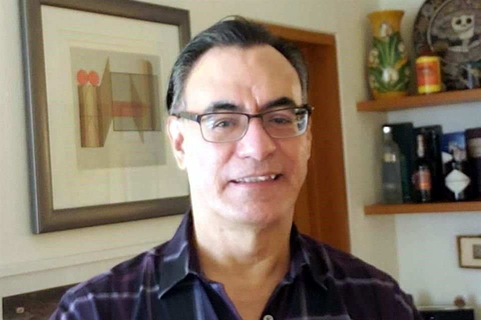 Luis Armenta Malpica, de Mantis.