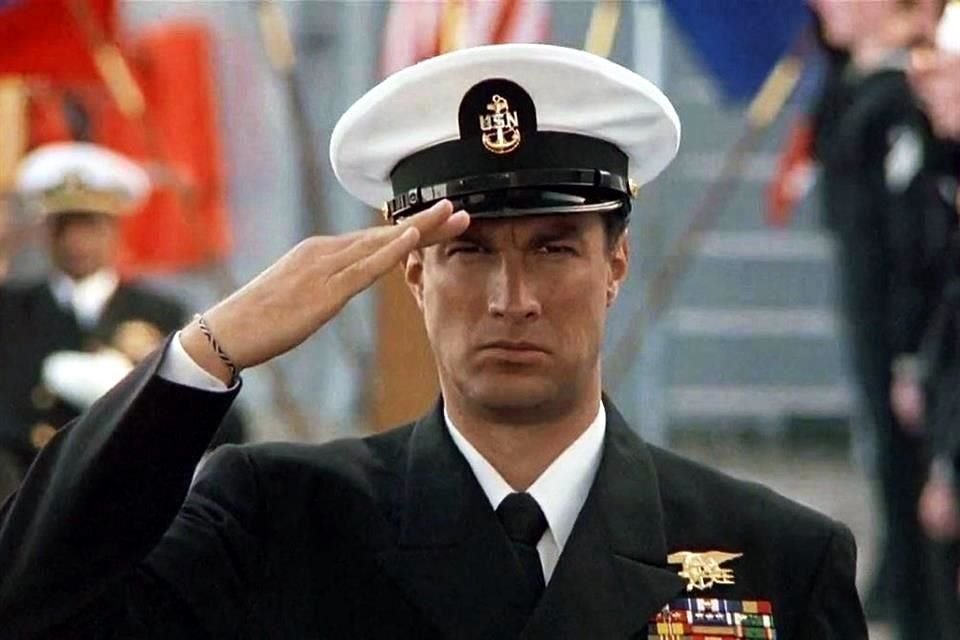 Steven Seagal protagonizó la cinta original de 1992.