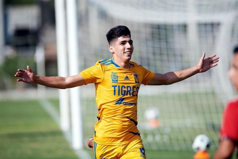 Con 16 tantos en la campaña regular, Leonardo Flores ganó el título de goleo del torneo junto a Miguel Pedroza, del Necaxa.