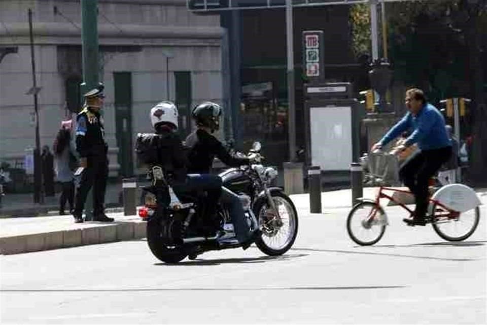 Durante la comparecencia del titular de la Semovi, pidieron otorgar licencias diferentes a motociclistas de acuerdo con su vehículo.