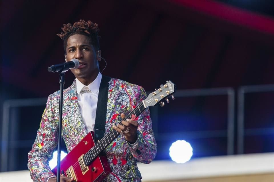 Jon Batiste encabeza la lista de los Grammy al recibir 11 nominaciones en la premiación del 2022; le siguen Justin Bieber y Doja Cat.