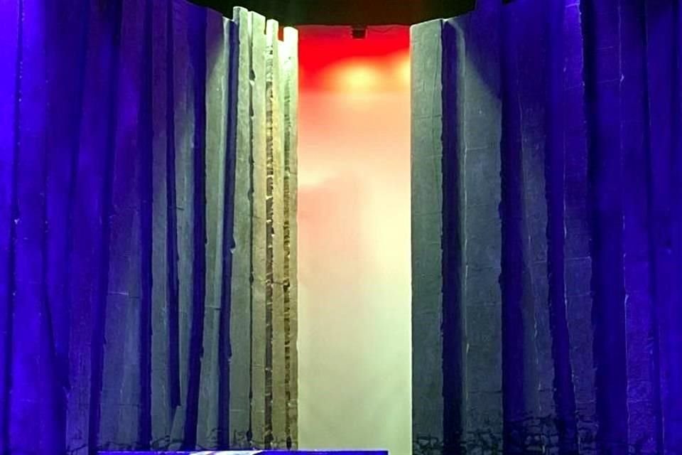 Imágenes de la escenografía de 'Pagliacci', creada por el tapatío Cortés.
