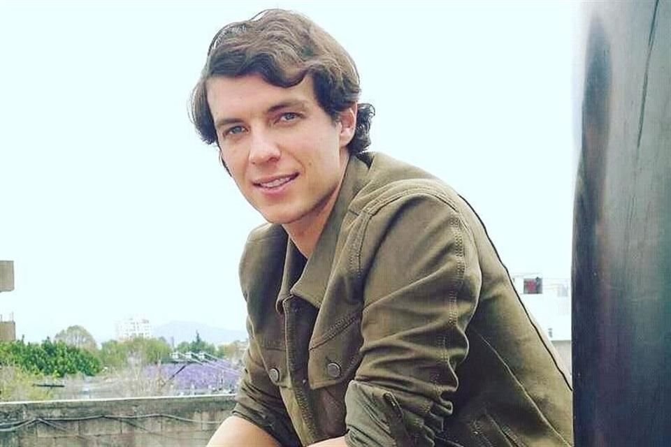 Camilo Blanes Ornelas, hijo de Camilo Sesto, fue hospitalizado en una clínica madrileña; reportan que está grave aunque estable.