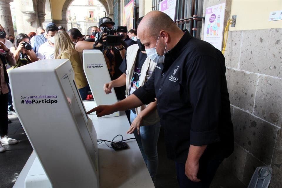Alfaro durante su participación en la consulta ciudadana para revisar el Pacto Fiscal.