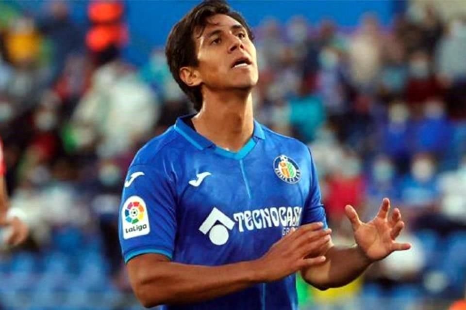 El delantero mexicano no ha tenido la mejor de las suertes en esta temporada.