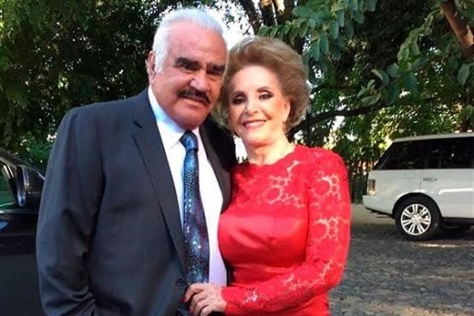 Vicente Fernández fue reingresado a terapia intensiva, de acuerdo con un comunicado emitido en sus redes.