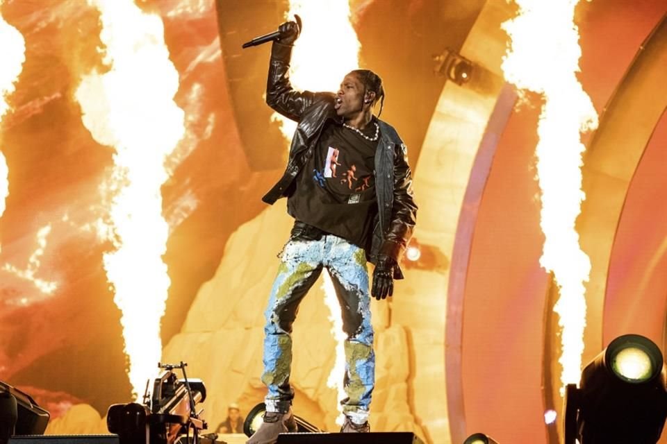 Travis Scott ofreció pagar los funerales de las personas fallecidas en su festival Astroworld.