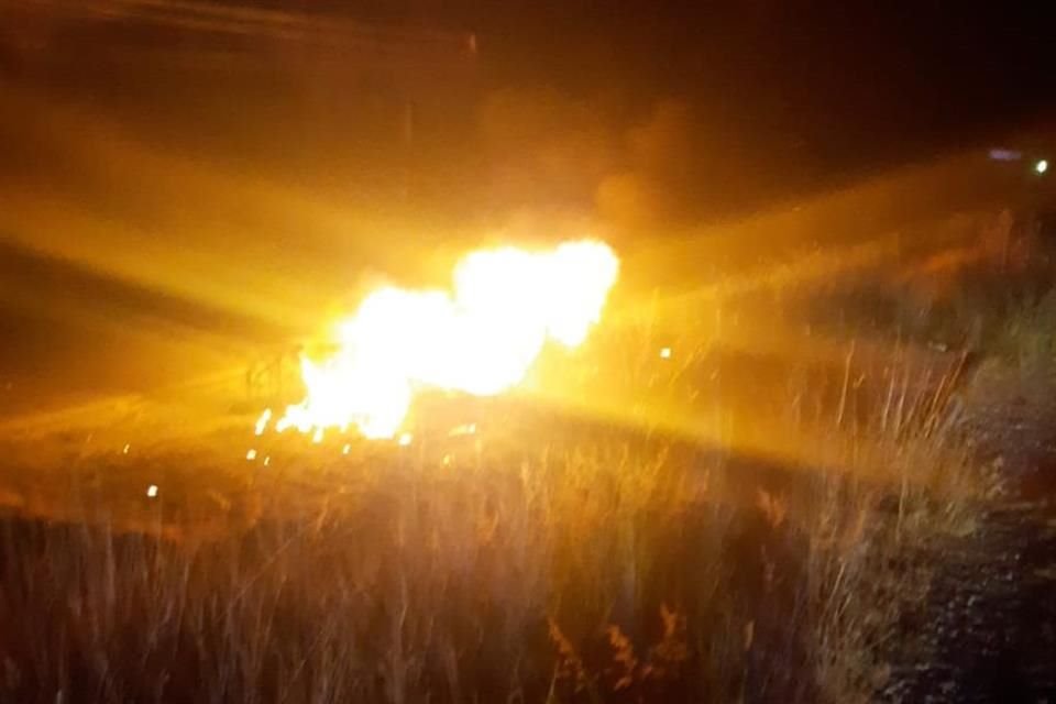 Al menos tres autos bomba habrían sido detonados.