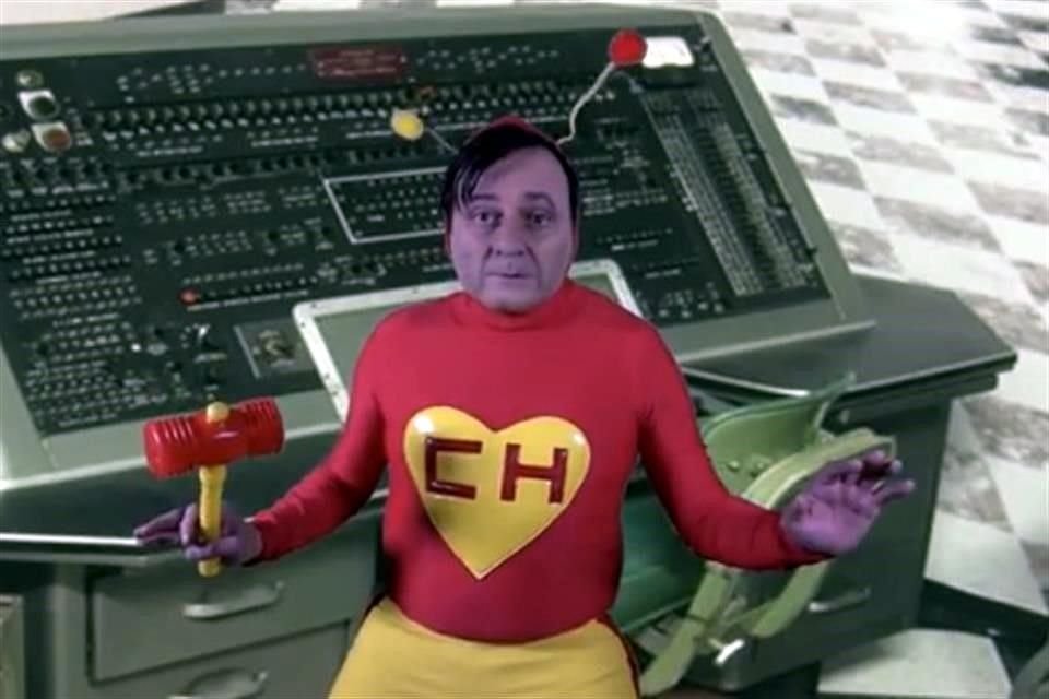 Lalo España mostró en un video varias caracterizaciones de personajes del legendario Roberto Gómez Bolaños.