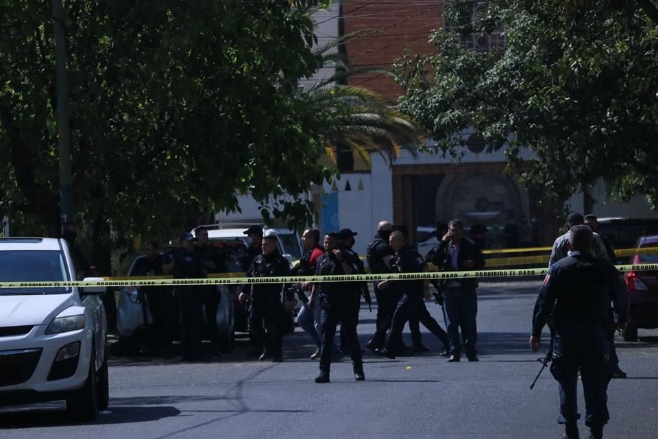 La Fiscalía no cuenta con denuncias por amenazas contra policías tras el tiroteo en Chapalita, informó Gerardo Octavio Solís.