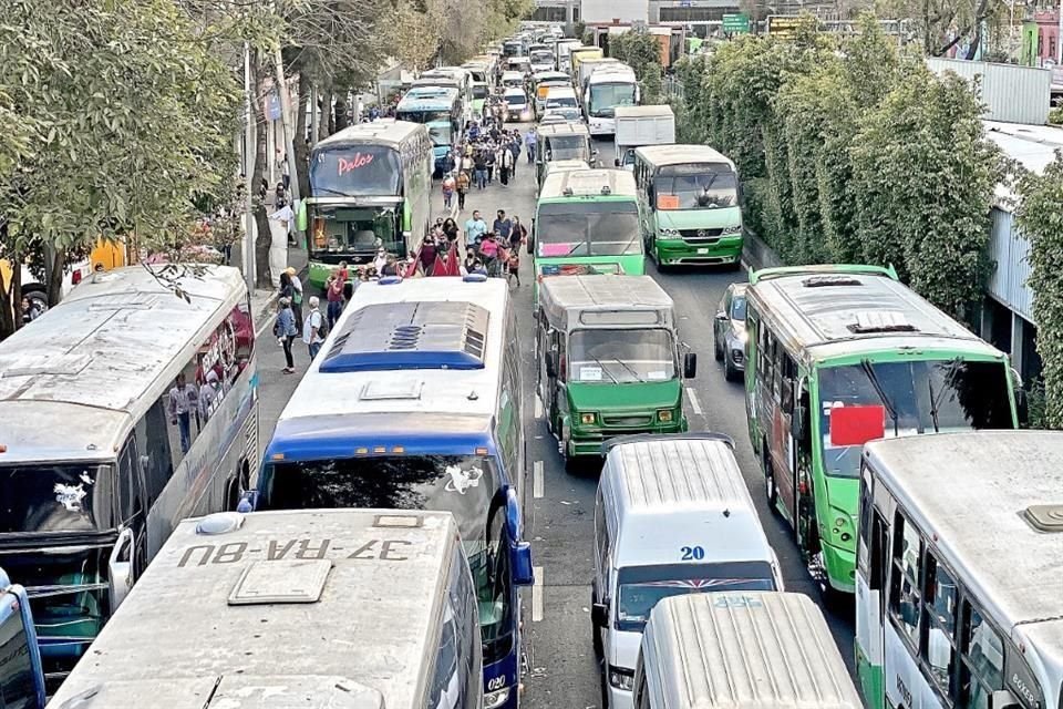 Los simpatizantes llegaron en camiones desde distintos puntos del País.