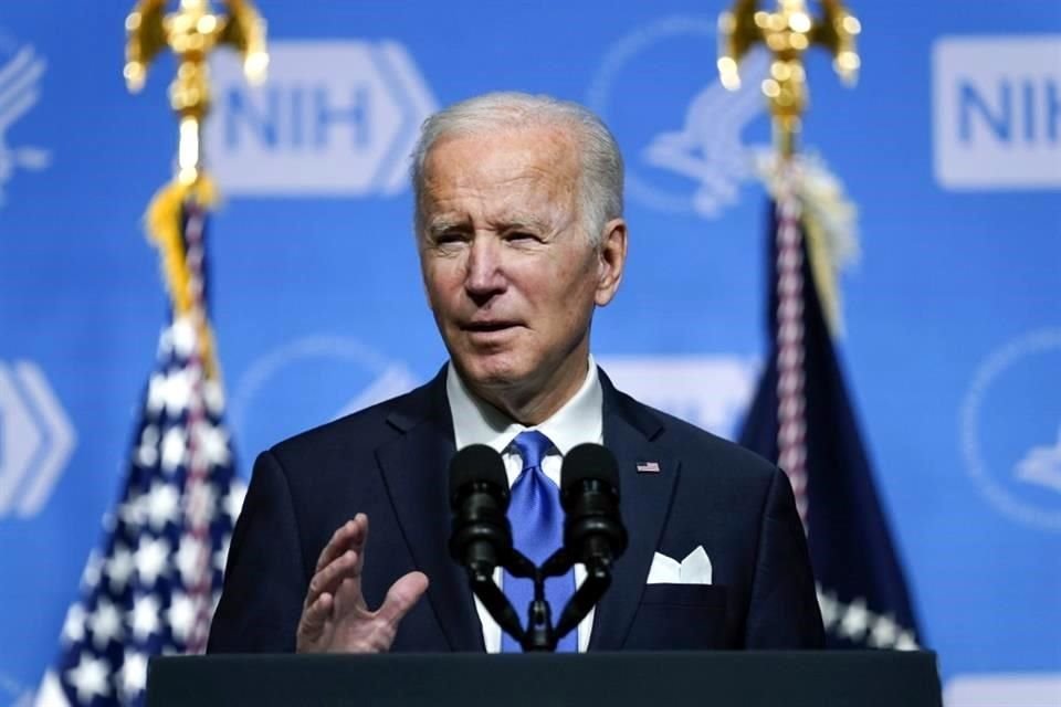 El Presidente estadounidense, Joe Biden, afirmó que EU responderá rápidamente a la llegada de la variante Ómicron.