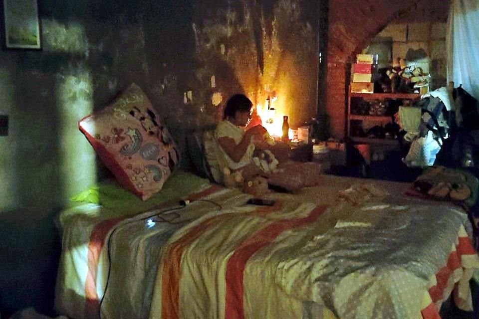 Viviendas de Cuernavaca estuvieron anoche por horas sin luz, ante fallas en el servicio eléctrico registradas por segundo día consecutivo.
