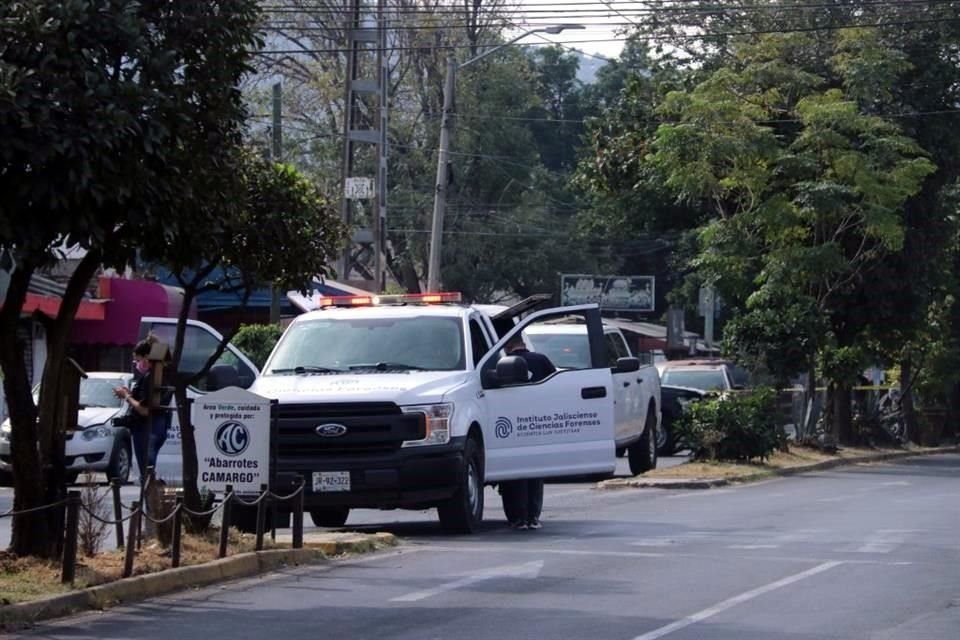 El cadáver de una mujer envuelto en sábanas y bolsas plásticas fue localizado la mañana de este domingo en calles de la Colonia Echeverría, en Guadalajara.