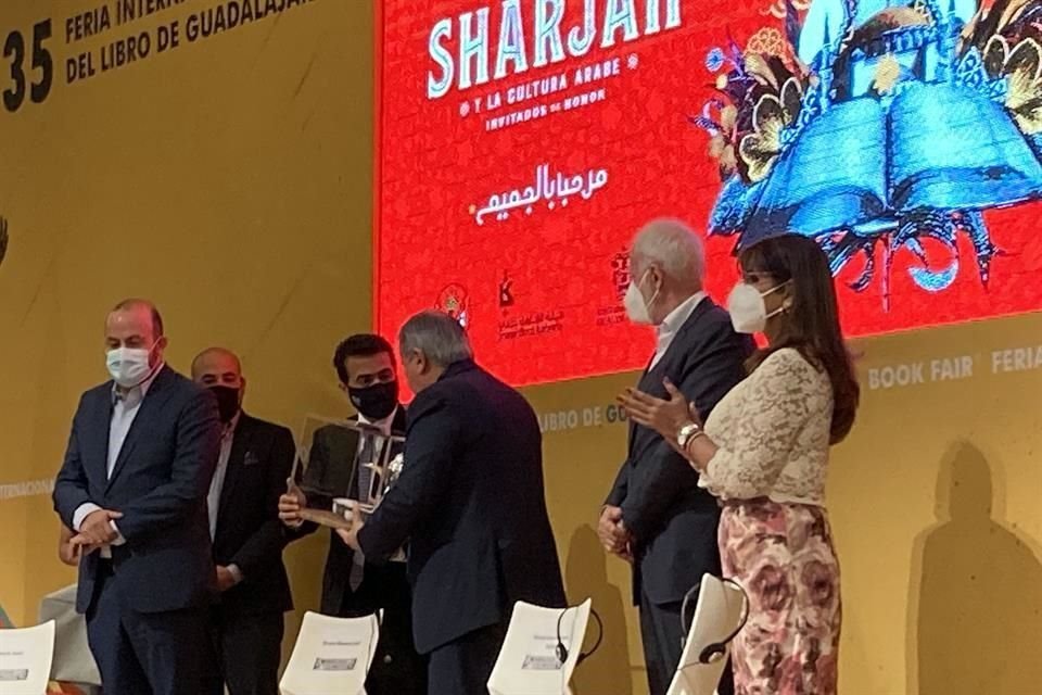Perú entregó la estafeta a Sharjah, que será invitado de honor de la FIL en 2022.