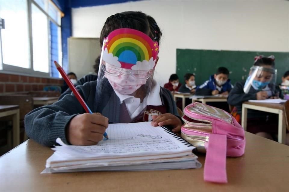 Las escuelas reforzaron los filtros sanitarios para el regreso presencial a las clases.