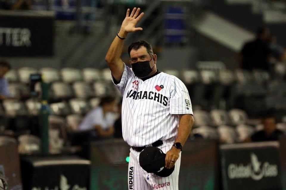 Gil dijo que habló con la directiva de Mariachis respecto a sus aspiraciones en la gran carpa.