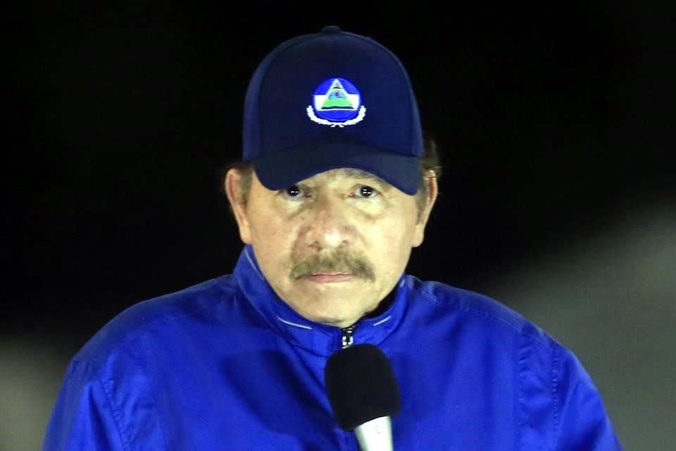 El Presidente Daniel Ortega se reeligió por tercera vez consecutiva después de arrestar a siete aspirantes a la Presidencia y a decenas de opositores.