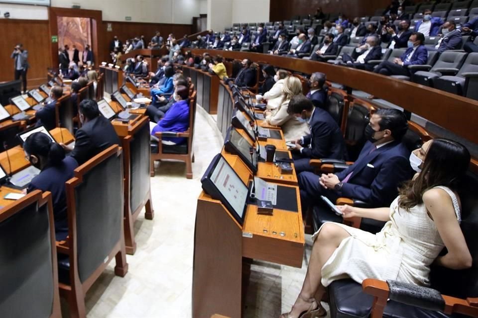 Diputados locales reasignaron recursos y dejaron de financiamiento para Futuro y Hagamos, 18 millones de pesos.