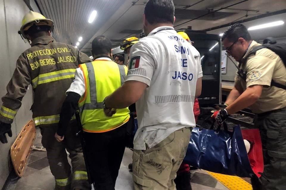 La víctima, un hombre de 71 años, sobrevivió al accidente con lesiones, pero el servicio de la Línea quedó parcialmente suspendido.