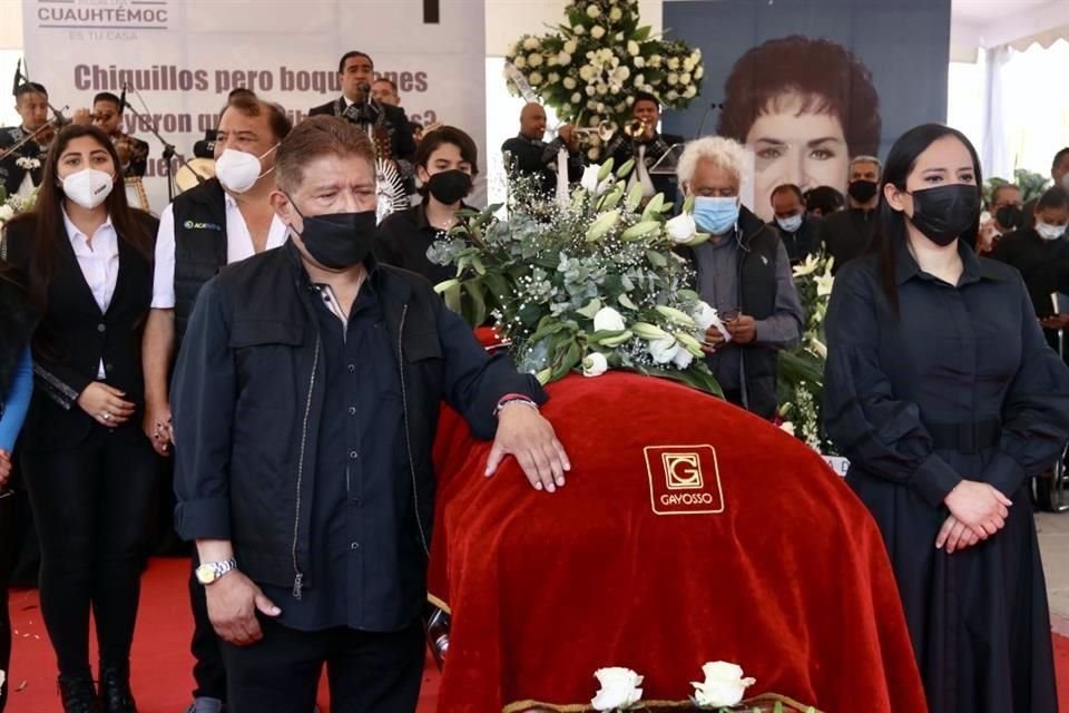 Juan Osorio y la alcaldesa Sandra Cuevas compartieron también una guardia de honor.