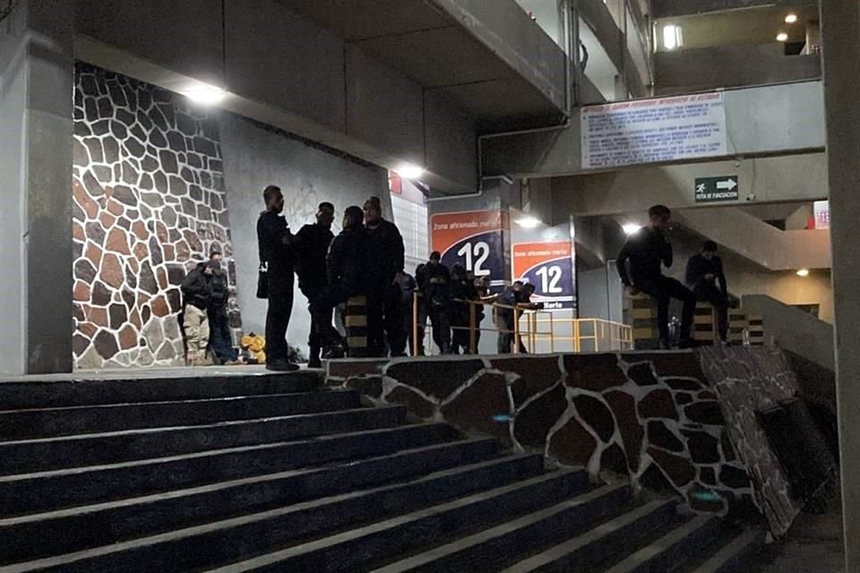 Con heridas leves se encuentra un policía de Guadalajara que fue golpeado con una lata de cerveza durante la final entre Atlas y León.