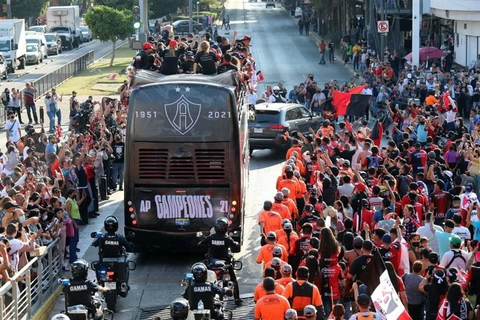 La Ciudad está de fiesta tras el título obtenido por el Atlas ante León.