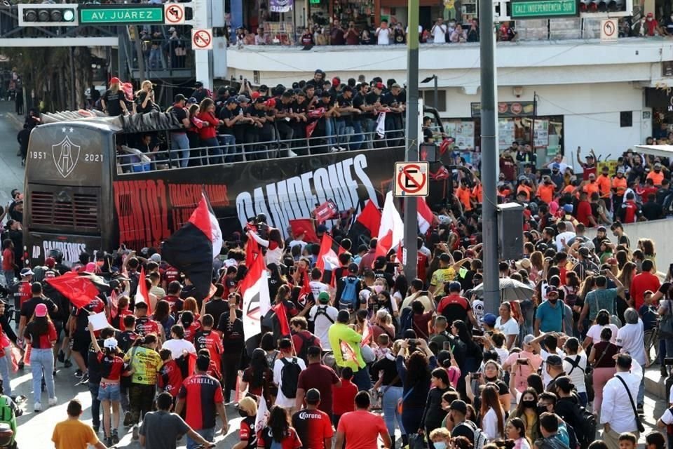 La Ciudad está de fiesta tras el título obtenido por el Atlas ante León.