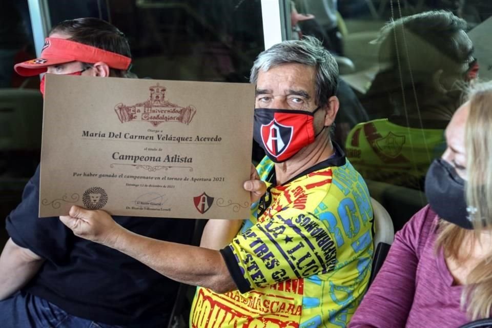 Los aficionados no podían ocultar su emoción.