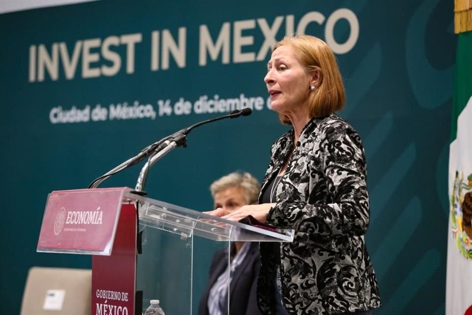 Tatiana Clouthier, Secretaria de Economía.