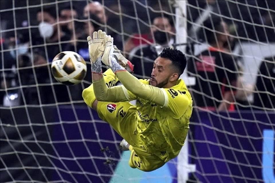 Vargas lució en la Final al atajar dos penales ante León.