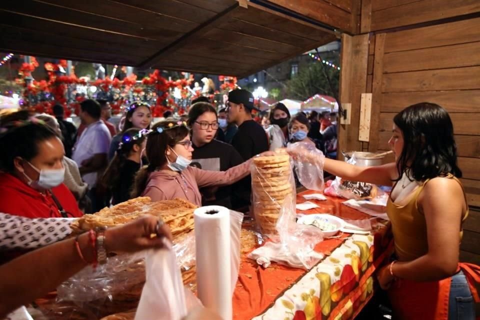 Para el antojo está el mercado navideño, de 17:00 a 21:30 horas.
